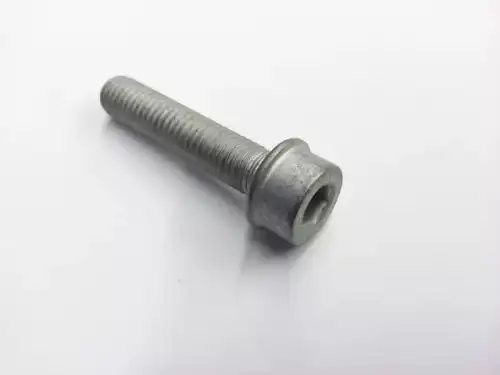 болт крепления шкива коленвала! М8x37x1,25 Audi 100/80/A6, VW Passat B5 N 903 396 05 VAG