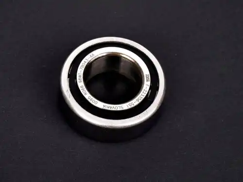 подшипник вторичного вала МКПП! передний Ford Focus III 11>/Fusion 02-12 1070482